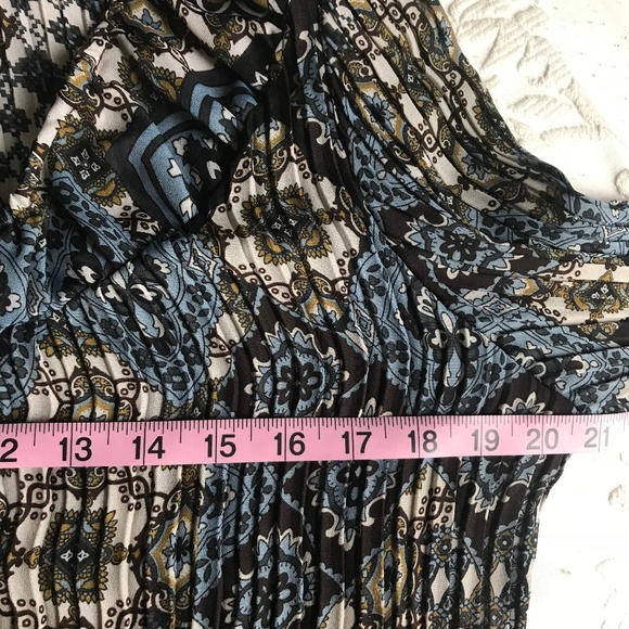 Larry Lavine Blouse, Wrinkle Free Blouse, Blue Top - Picture 7 of 7